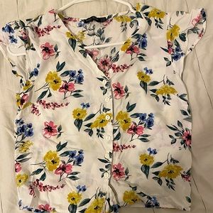 Floral summery top - size small, worn maybe three times